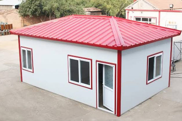 Rooftop sandwich panel house for additional usable space